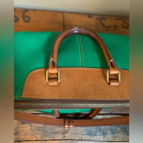 Dooney & Bourke tote bag purse pebbled leather kelly green  cherry charm - Picture 15 of 16